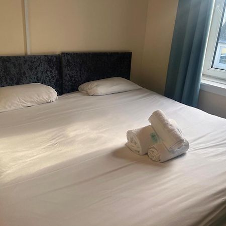 Irvine Riverside Guesthouse By Payman Club Экстерьер фото