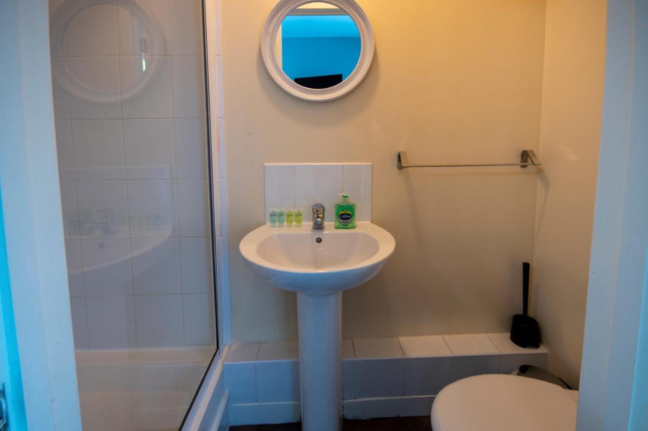 Irvine Riverside Guesthouse By Payman Club Экстерьер фото